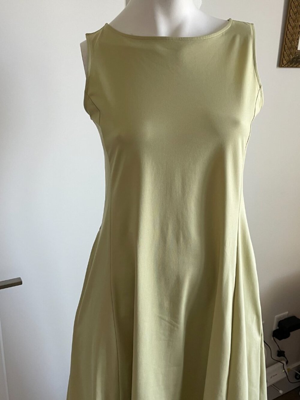 Uniqlo AIRism Extra Stretch Slvless Boat Nk Fit & Flare Dress w Pockets Green S - Picture 2 of 11